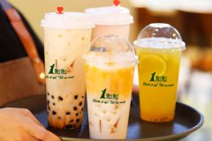 现在开一点点奶茶饮料店还赚钱吗？
